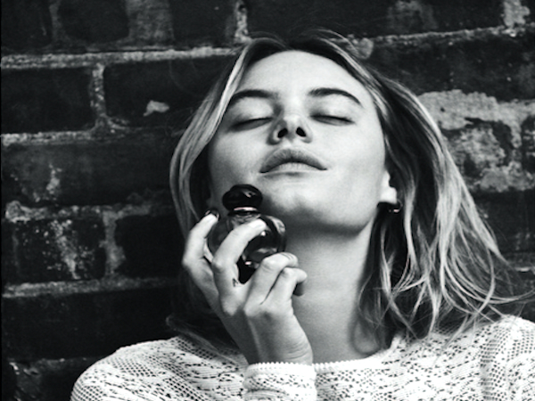 camille-rowe-poison-girl_m