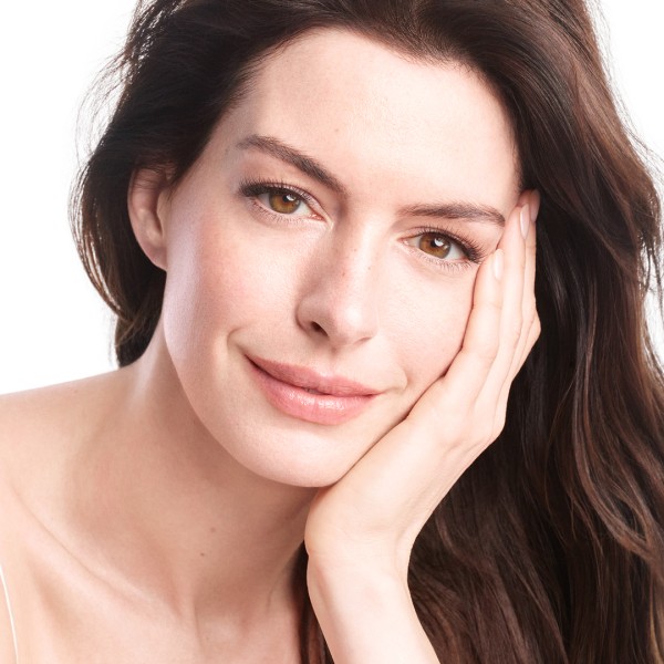 Anne Hathaway Shiseido vital perfection