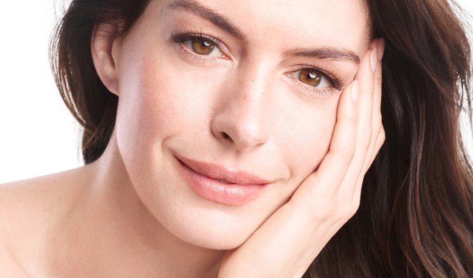 Anne Hathaway Shiseido vital perfection